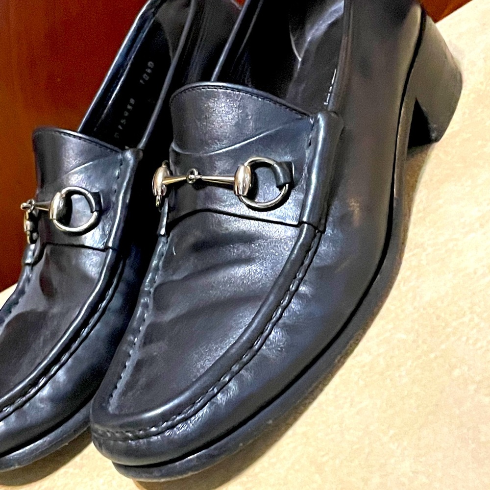 SIZE 10.5/11. BLACK LOAFER. GREAT CONDITION.